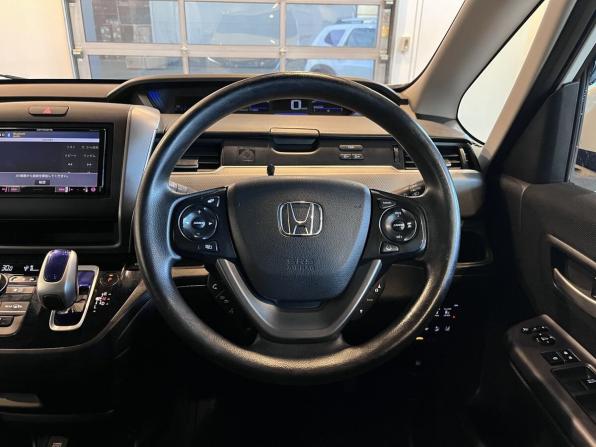 Honda Freed II с пробегом 2017 года, цена 1 625 000 рублей, 110703 км, компактвэн, Автокод Объявления