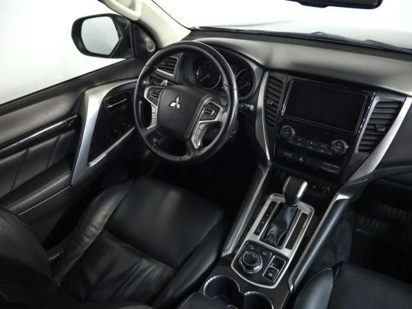 Mitsubishi Pajero Sport III с пробегом 2018 года, цена 2 699 000 рублей, 181918 км, внедорожник, Автокод Объявления