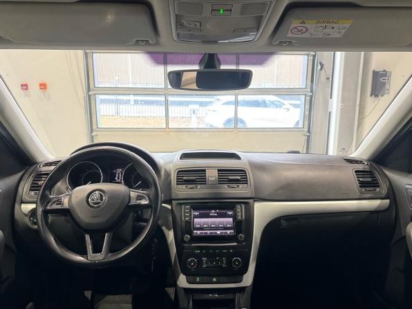 Skoda Yeti I Рестайлинг с пробегом 2017 года, цена 1 260 000 рублей, 128319 км, внедорожник, Автокод Объявления