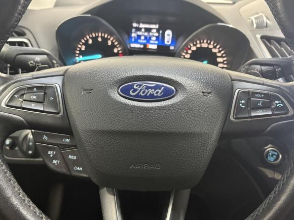 Ford Kuga II Рестайлинг с пробегом 2017 года, цена 1 495 000 рублей, 137563 км, внедорожник, Автокод Объявления