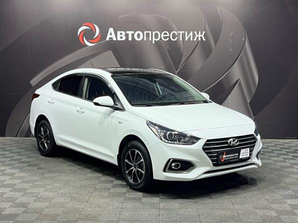 Hyundai Solaris II с пробегом 2018 года, цена 1 250 000 рублей, 122000 км, седан, Автокод Объявления