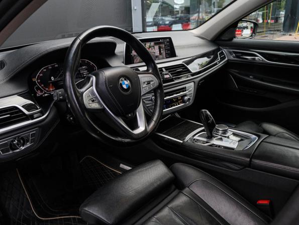 BMW 7 серии VI (G11/G12) Рестайлинг с пробегом 2019 года, цена 5 800 000 рублей, 76700 км, седан, Автокод Объявления