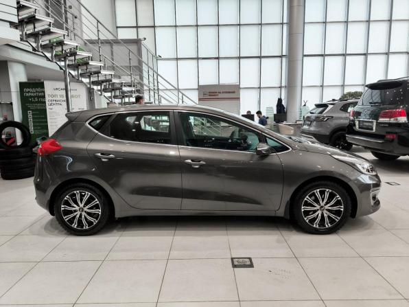 Kia Ceed II Рестайлинг с пробегом 2018 года, цена 1 350 000 рублей, 127730 км, хэтчбек, Автокод Объявления