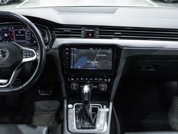Volkswagen Passat B8 Рестайлинг с пробегом 2019 года, цена 4 039 700 рублей, 92409 км, универсал, Автокод Объявления