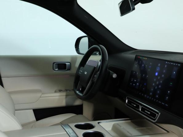 Li Auto (Lixiang) L9 I с пробегом 2023 года, цена 5 500 000 рублей, 92128 км, внедорожник, Автокод Объявления