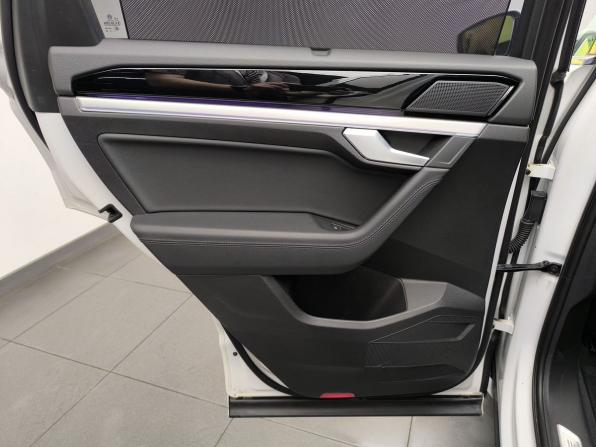 Volkswagen Touareg III с пробегом 2019 года, цена 4 595 000 рублей, 138965 км, внедорожник, Автокод Объявления