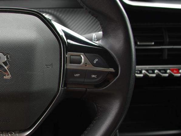 Peugeot 2008 II с пробегом 2021 года, цена 1 629 000 рублей, 86000 км, внедорожник, Автокод Объявления