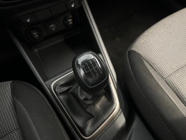 Hyundai Solaris II с пробегом 2019 года, цена 1 280 000 рублей, 133307 км, седан, Автокод Объявления
