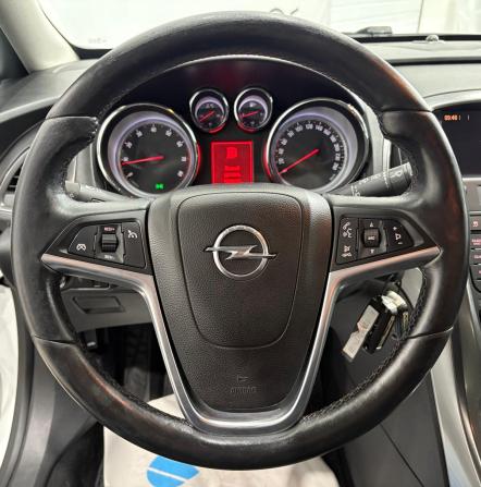 Opel Astra J с пробегом 2011 года, цена 699 000 рублей, 201411 км, хэтчбек, Автокод Объявления