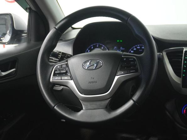 Hyundai Solaris II Рестайлинг с пробегом 2021 года, цена 1 542 000 рублей, 90159 км, седан, Автокод Объявления