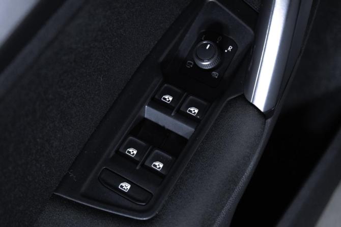 Volkswagen Tiguan II Рестайлинг с пробегом 2021 года, цена 2 399 000 рублей, 114500 км, внедорожник, Автокод Объявления