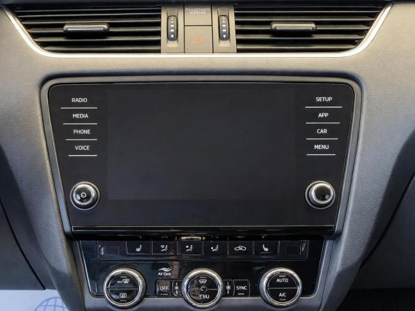 Skoda Octavia III (A7) Рестайлинг с пробегом 2019 года, цена 1 997 000 рублей, 61806 км, лифтбек, Автокод Объявления