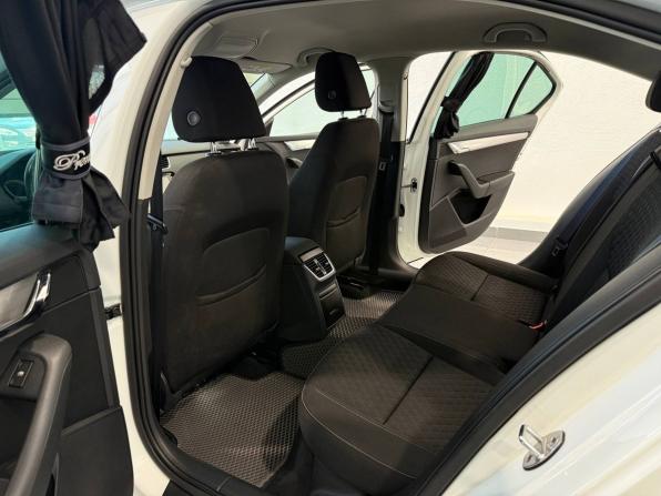 Skoda Octavia III (A7) с пробегом 2016 года, цена 1 220 000 рублей, 215293 км, лифтбек, Автокод Объявления