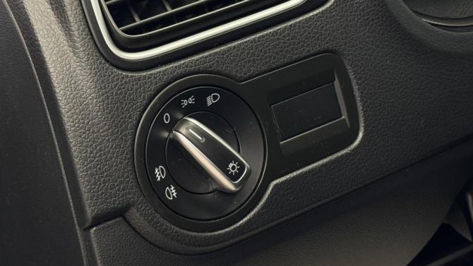Volkswagen Polo V Рестайлинг с пробегом 2018 года, цена 1 250 000 рублей, 96122 км, седан, Автокод Объявления