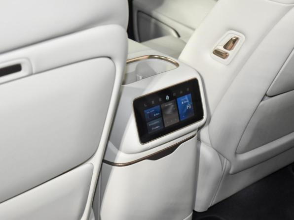 Lynk &amp; Co 900 с пробегом 2025 года, цена 7 150 000 рублей, 5958 км, внедорожник, Автокод Объявления