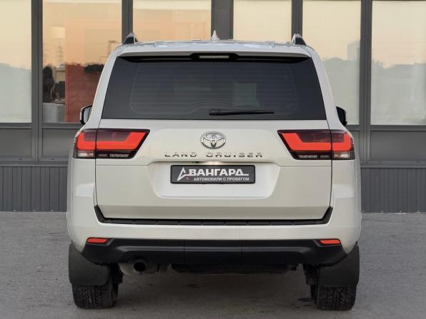 Toyota Land Cruiser 300 Series с пробегом 2022 года, цена 8 990 000 рублей, 49899 км, внедорожник, Автокод Объявления