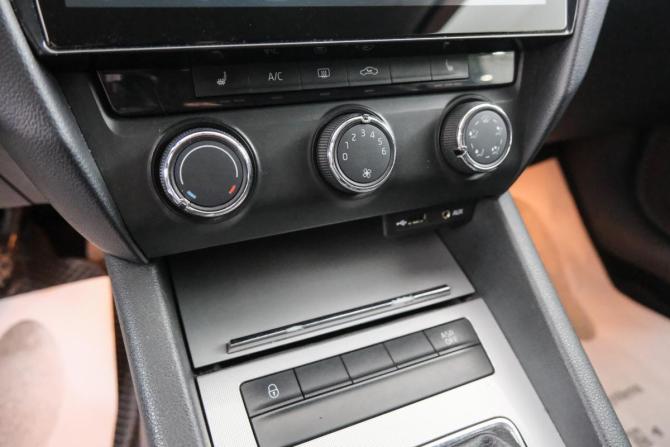 Skoda Octavia III (A7) с пробегом 2014 года, цена 999 000 рублей, 286000 км, лифтбек, Автокод Объявления