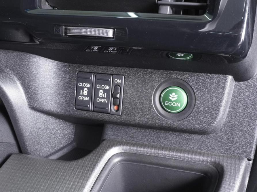 Honda Stepwgn V Рестайлинг Ростов-на-Дону  - изображение 15