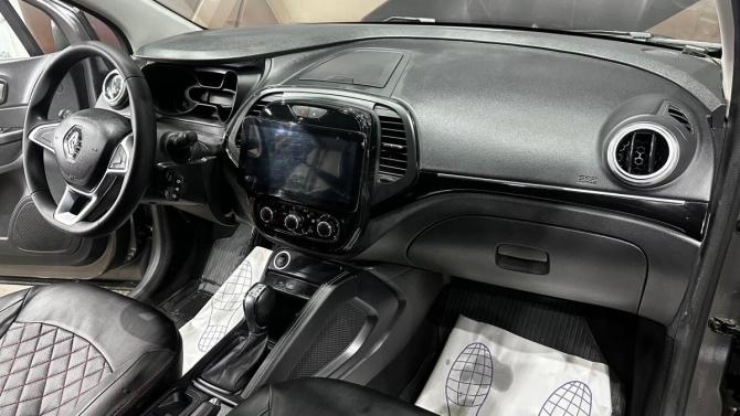 Renault Kaptur I Рестайлинг с пробегом 2021 года, цена 1 510 000 рублей, 41480 км, внедорожник, Автокод Объявления