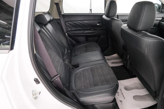 Mitsubishi Outlander III Рестайлинг 3 с пробегом 2018 года, цена 2 339 000 рублей, 109000 км, внедорожник, Автокод Объявления