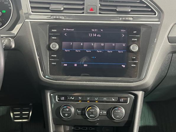 Volkswagen Tiguan II с пробегом 2019 года, цена 2 790 000 рублей, 98330 км, внедорожник, Автокод Объявления