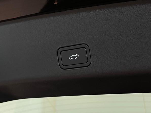 Geely Monjaro I Рестайлинг 2 с пробегом 2026 года, цена 4 399 000 рублей, 16 км, внедорожник, Автокод Объявления