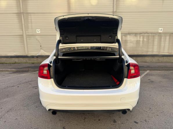 Volvo S60 II Рестайлинг с пробегом 2015 года, цена 979 000 рублей, 168127 км, седан, Автокод Объявления