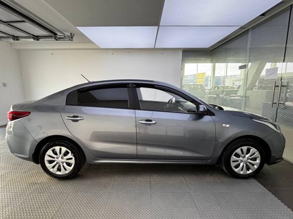 Kia Rio IV с пробегом 2018 года, цена 1 020 000 рублей, 100883 км, седан, Автокод Объявления