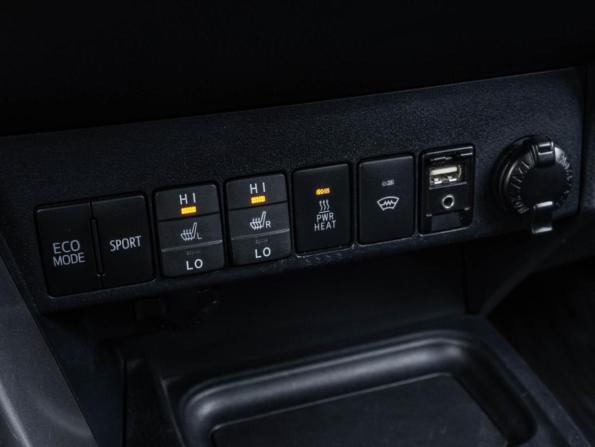 Toyota RAV4 IV (XA40) Рестайлинг с пробегом 2018 года, цена 2 398 000 рублей, 137908 км, внедорожник, Автокод Объявления