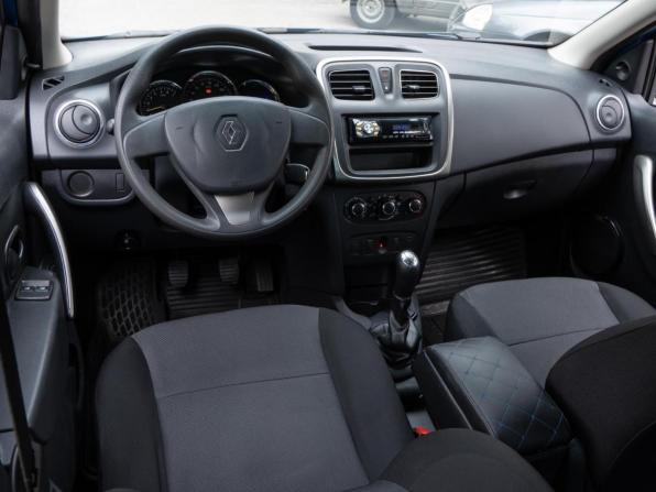 Renault Logan II с пробегом 2015 года, цена 777 000 рублей, 90628 км, седан, Автокод Объявления