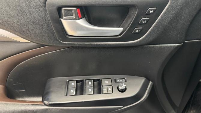 Toyota Highlander III (XU50) Рестайлинг с пробегом 2017 года, цена 2 850 000 рублей, 211239 км, внедорожник, Автокод Объявления