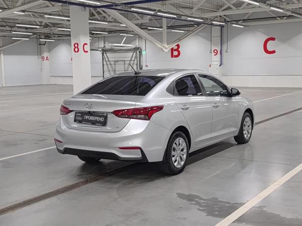 Hyundai Solaris II с пробегом 2018 года, цена 975 000 рублей, 217232 км, седан, Автокод Объявления