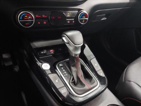 Kia Soul III Рестайлинг с пробегом 2022 года, цена 2 310 000 рублей, 65000 км, хэтчбек, Автокод Объявления