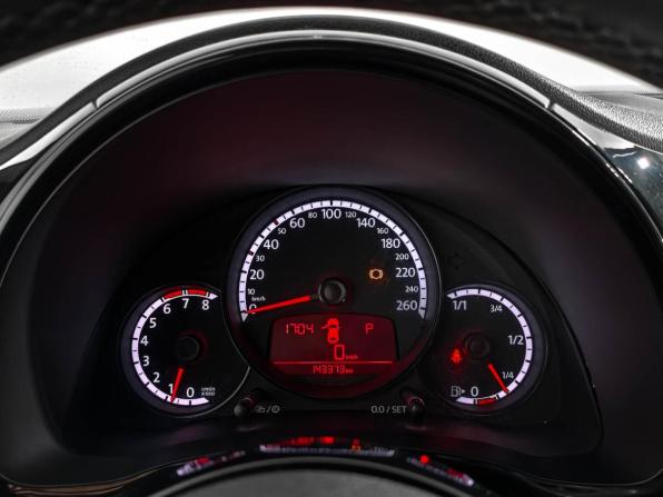 Volkswagen Beetle II (A5) с пробегом 2014 года, цена 1 367 980 рублей, 143217 км, хэтчбек, Автокод Объявления
