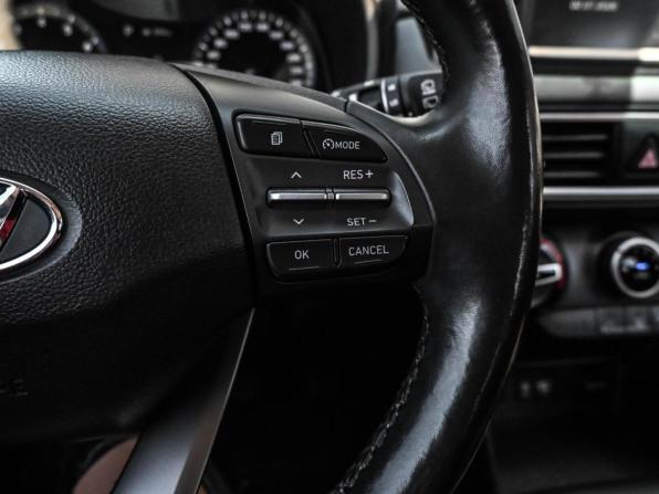 Hyundai Kona I с пробегом 2018 года, цена 1 874 000 рублей, 68965 км, внедорожник, Автокод Объявления