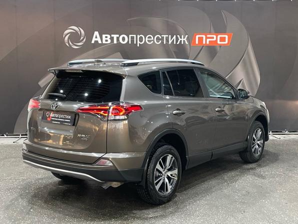 Toyota RAV4 IV (XA40) Рестайлинг с пробегом 2017 года, цена 1 880 000 рублей, 228343 км, внедорожник, Автокод Объявления