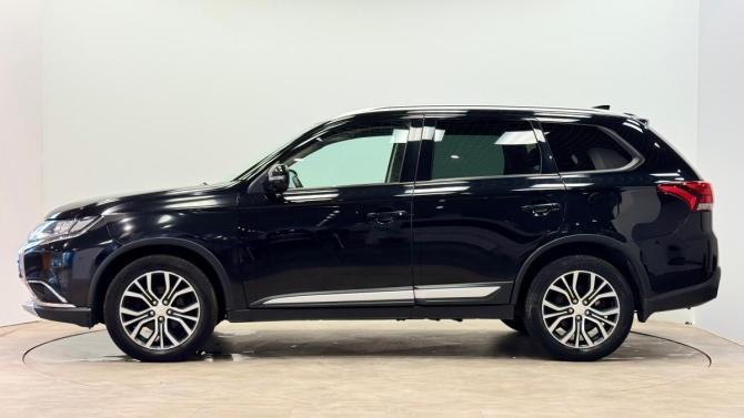 Mitsubishi Outlander III Рестайлинг 3 с пробегом 2018 года, цена 2 220 000 рублей, 102351 км, внедорожник, Автокод Объявления