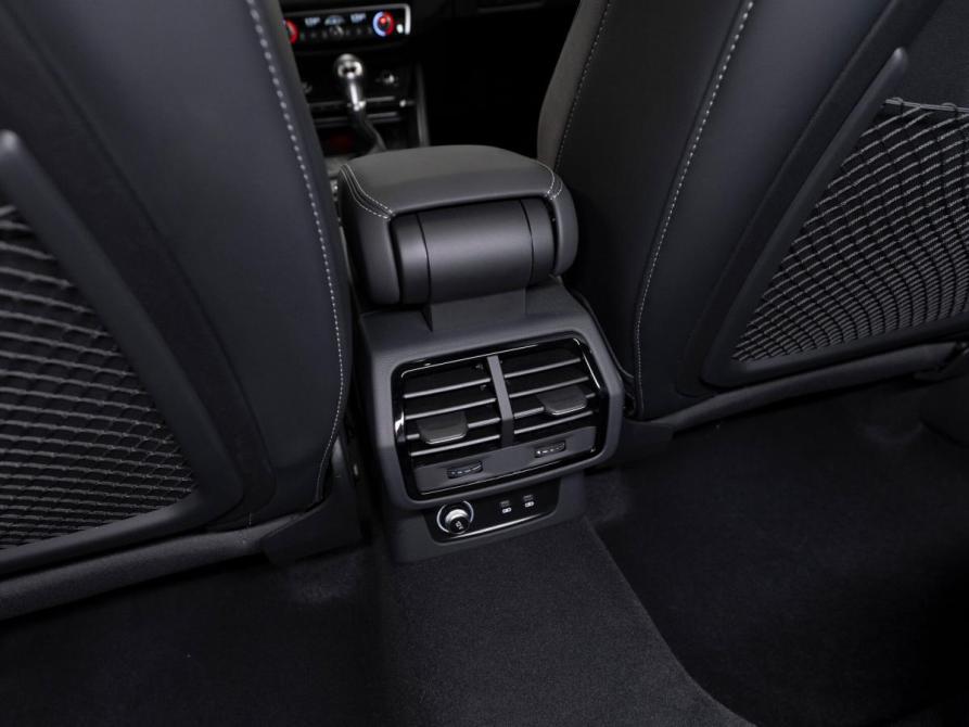 Audi Q3 II (F3) Москва  - изображение 14