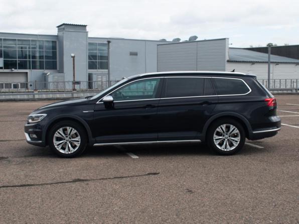 Volkswagen Passat B8 с пробегом 2017 года, цена 2 097 000 рублей, 276717 км, универсал, Автокод Объявления