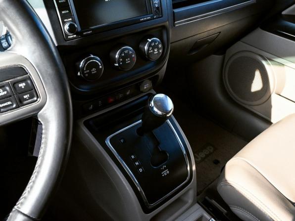 Jeep Compass I Рестайлинг с пробегом 2012 года, цена 1 049 000 рублей, 214651 км, внедорожник, Автокод Объявления