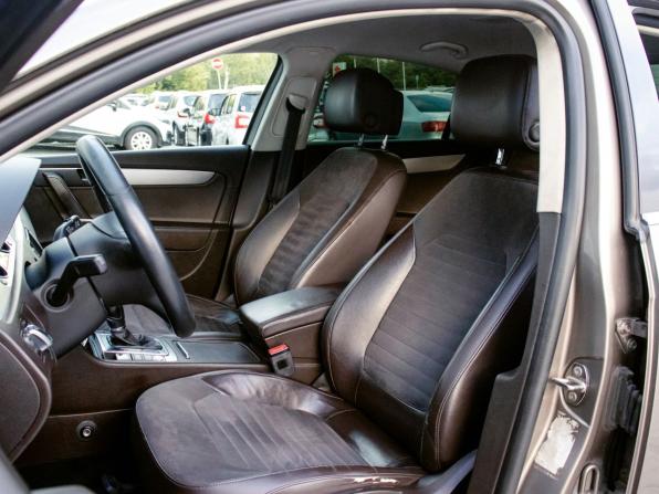Volkswagen Passat B7 с пробегом 2011 года, цена 1 249 000 рублей, 198021 км, седан, Автокод Объявления