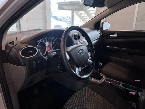 Ford Focus II Рестайлинг с пробегом 2010 года, цена 600 000 рублей, 120313 км, седан, Автокод Объявления