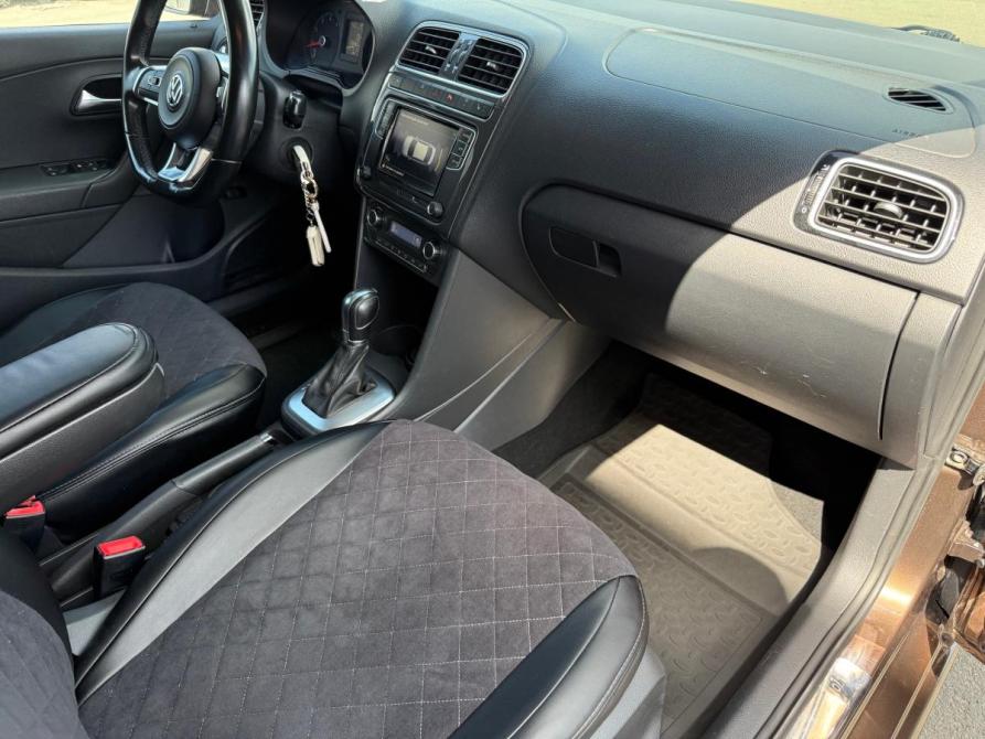 Volkswagen Polo V Рестайлинг Курган  - изображение 12