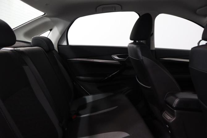 Lada (ВАЗ) Vesta I Рестайлинг (NG) с пробегом 2024 года, цена 1 319 000 рублей, 24000 км, седан, Автокод Объявления