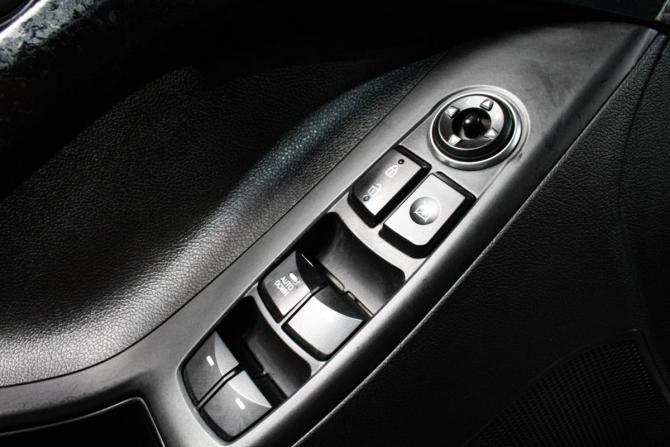 Hyundai Elantra V (MD) Рестайлинг с пробегом 2014 года, цена 979 000 рублей, 180000 км, седан, Автокод Объявления