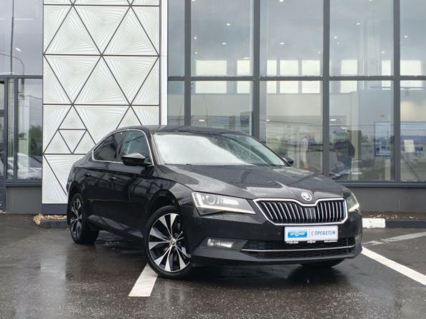 Skoda Superb III с пробегом 2018 года, цена 1 999 000 рублей, 221290 км, лифтбек, Автокод Объявления