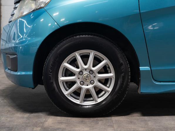Honda Freed I Рестайлинг с пробегом 2013 года, цена 1 080 000 рублей, 148834 км, компактвэн, Автокод Объявления