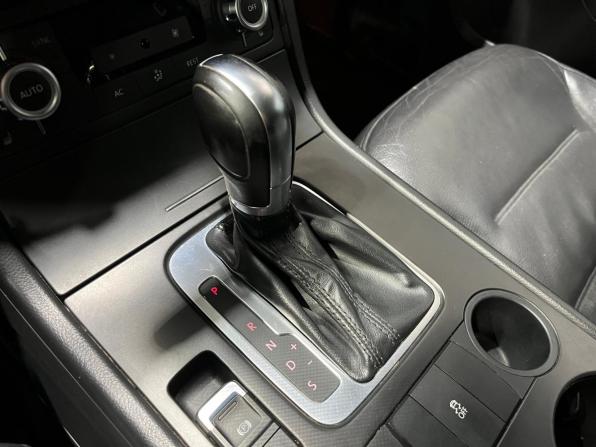Volkswagen Touareg II с пробегом 2012 года, цена 1 782 000 рублей, 198204 км, внедорожник, Автокод Объявления