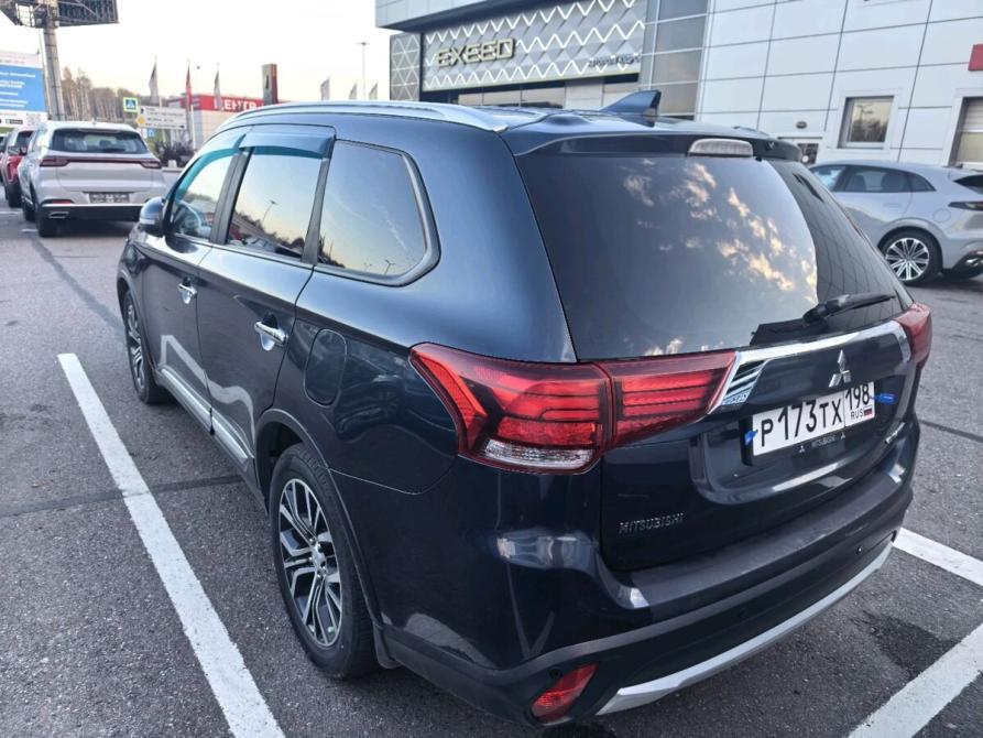 Mitsubishi Outlander III Рестайлинг 2 Санкт-Петербург  - изображение 4