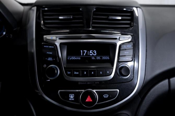 Hyundai Solaris I Рестайлинг с пробегом 2015 года, цена 910 000 рублей, 240461 км, седан, Автокод Объявления